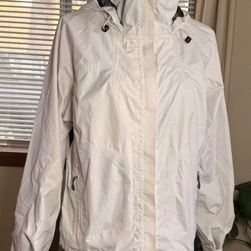 Columbia Women's Light Gray Hooded Ski Jacket